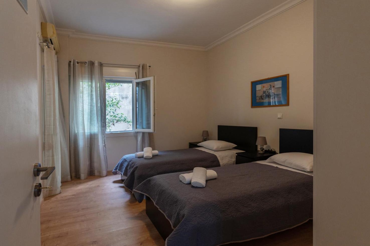 Entire Apt, 2 Bdrm, City Center Atenas Exterior foto